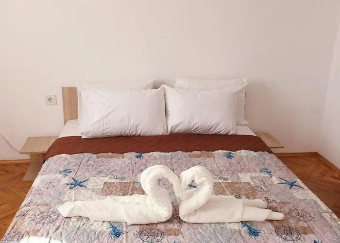 Apartment за братя миладинови 1 *